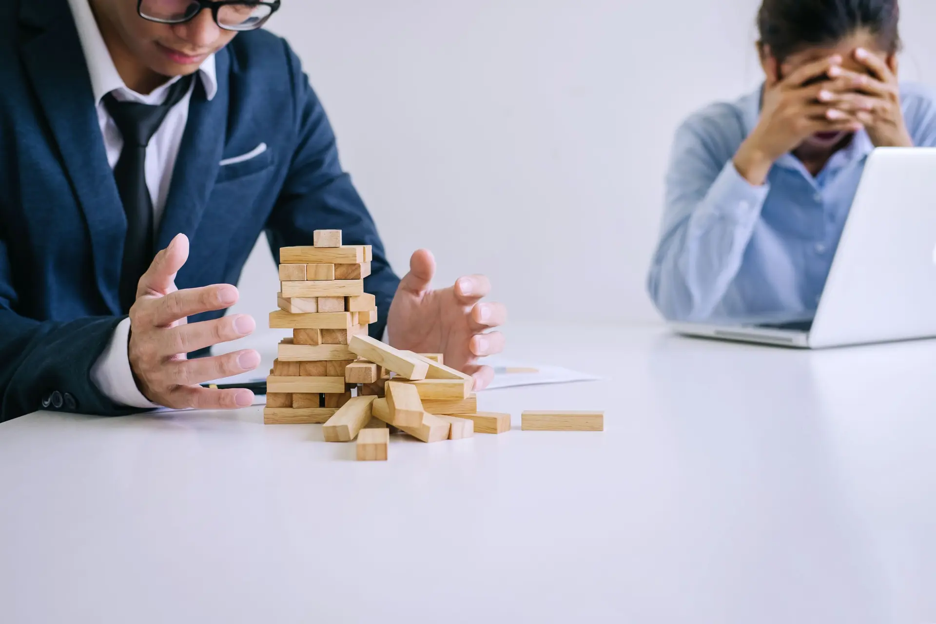 Dynamics Monk D365 implementation failure concept showing project risks, poor planning, stakeholder challenges, and digital transformation obstacles.